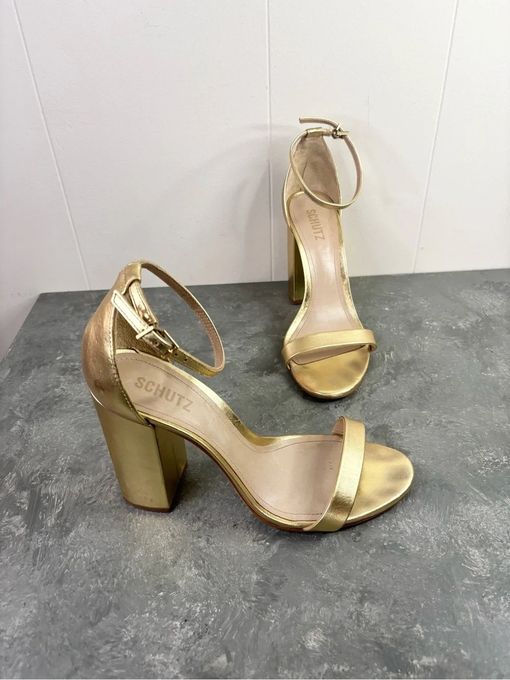 Schutz Cadey Lee gold block sandals heels metallic leather ankle strap size 9.5